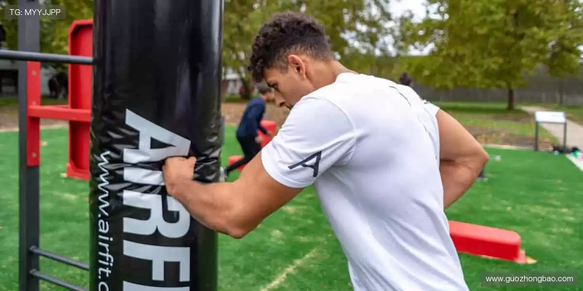 「错过直播?精彩回放随时看!📲订阅频道,精彩永不缺席!」